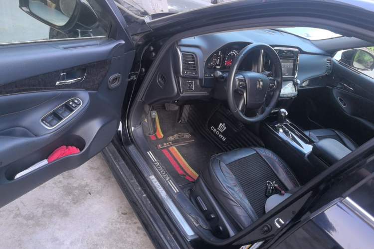 Used Toyota Crown 2018 2.0T Fashion Edition Driver Seat