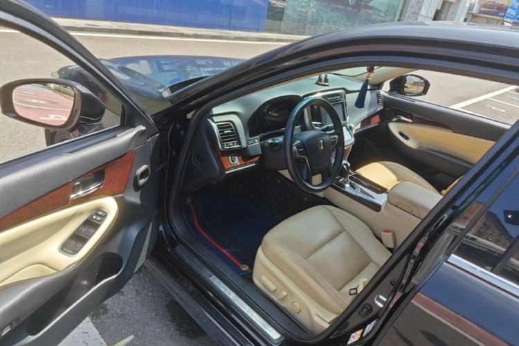 Used Toyota Crown 2018 2.0T Fashion Edition Driver Seat