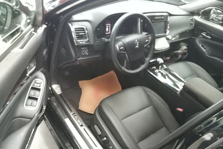 Used Toyota Crown 2018 2.0T Fashion Edition Driver Seat