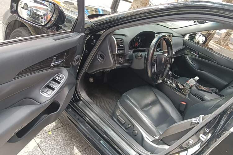 Used Toyota Crown 2018 2.0T Fashion Edition Driver Seat