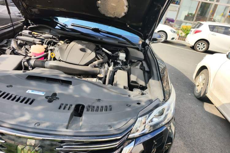 Used Toyota Crown 2018 2.0T Fashion Edition Engine Bay Left