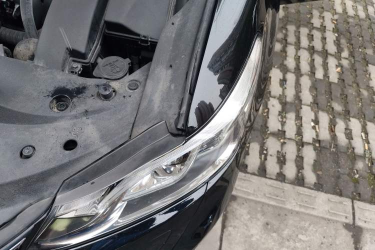 Used Toyota Crown 2018 2.0T Fashion Edition Engine Bay Left