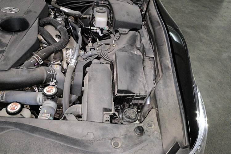 Used Toyota Crown 2018 2.0T Sport Edition Engine Bay Left