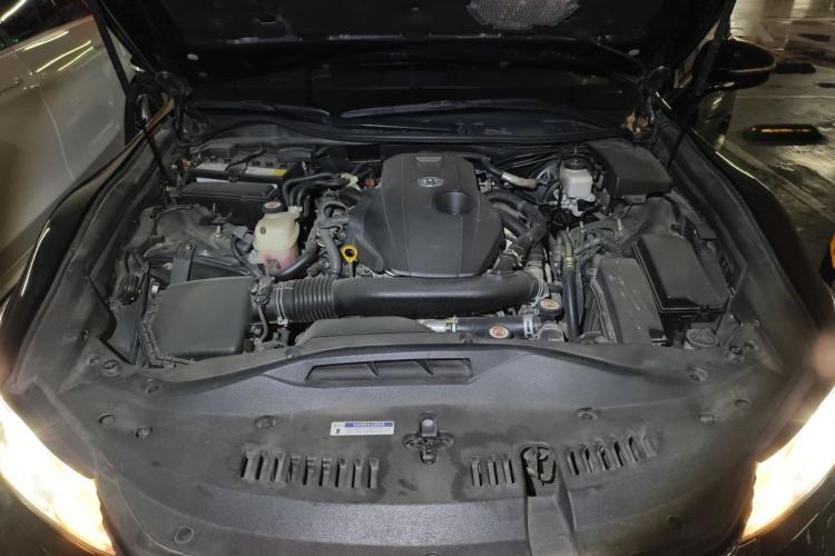Used Toyota Crown 2018 2.0T Fashion Edition Engine Bay