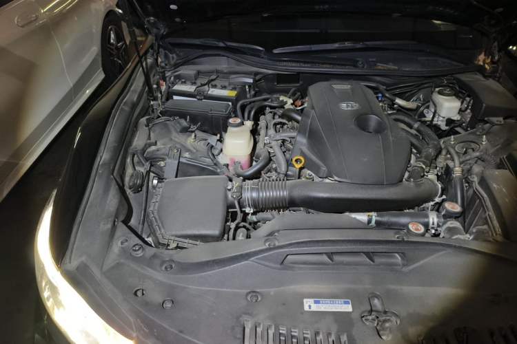 Used Toyota Crown 2018 2.0T Fashion Edition Engine Bay Right