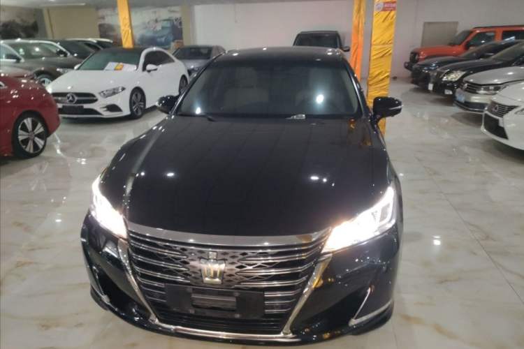 Used Toyota Crown 2018 2.0T Fashion Edition Exterior 1