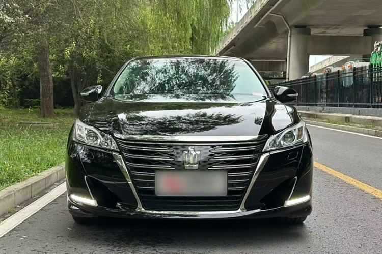 Used Toyota Crown 2018 2.0T Fashion Edition Exterior 1