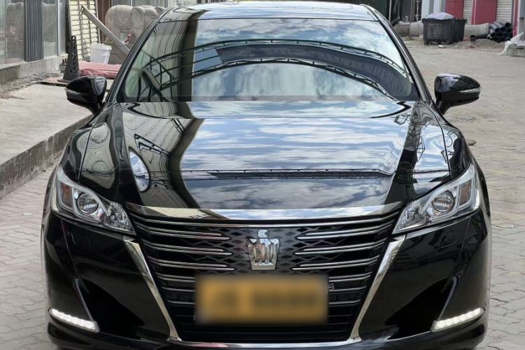 Used Toyota Crown 2018 2.0T Fashion Edition Exterior 1