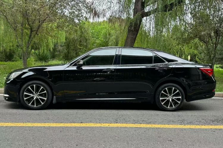 Used Toyota Crown 2018 2.0T Fashion Edition Exterior 2