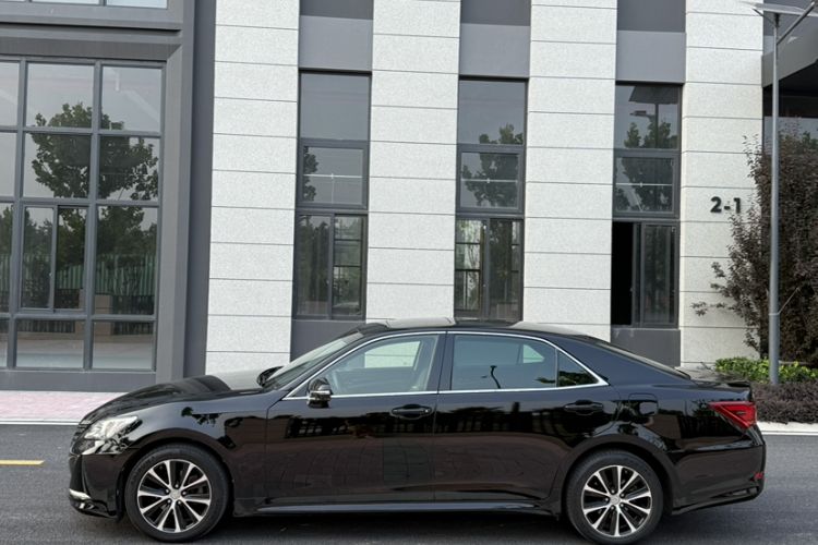 Used Toyota Crown 2018 2.0T Fashion Edition Exterior 2