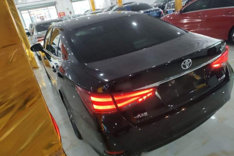 Used Toyota Crown 2018 2.0T Fashion Edition Exterior 3