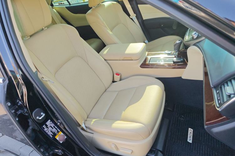 Used Toyota Crown 2018 2.0T Fashion Edition Exterior 3