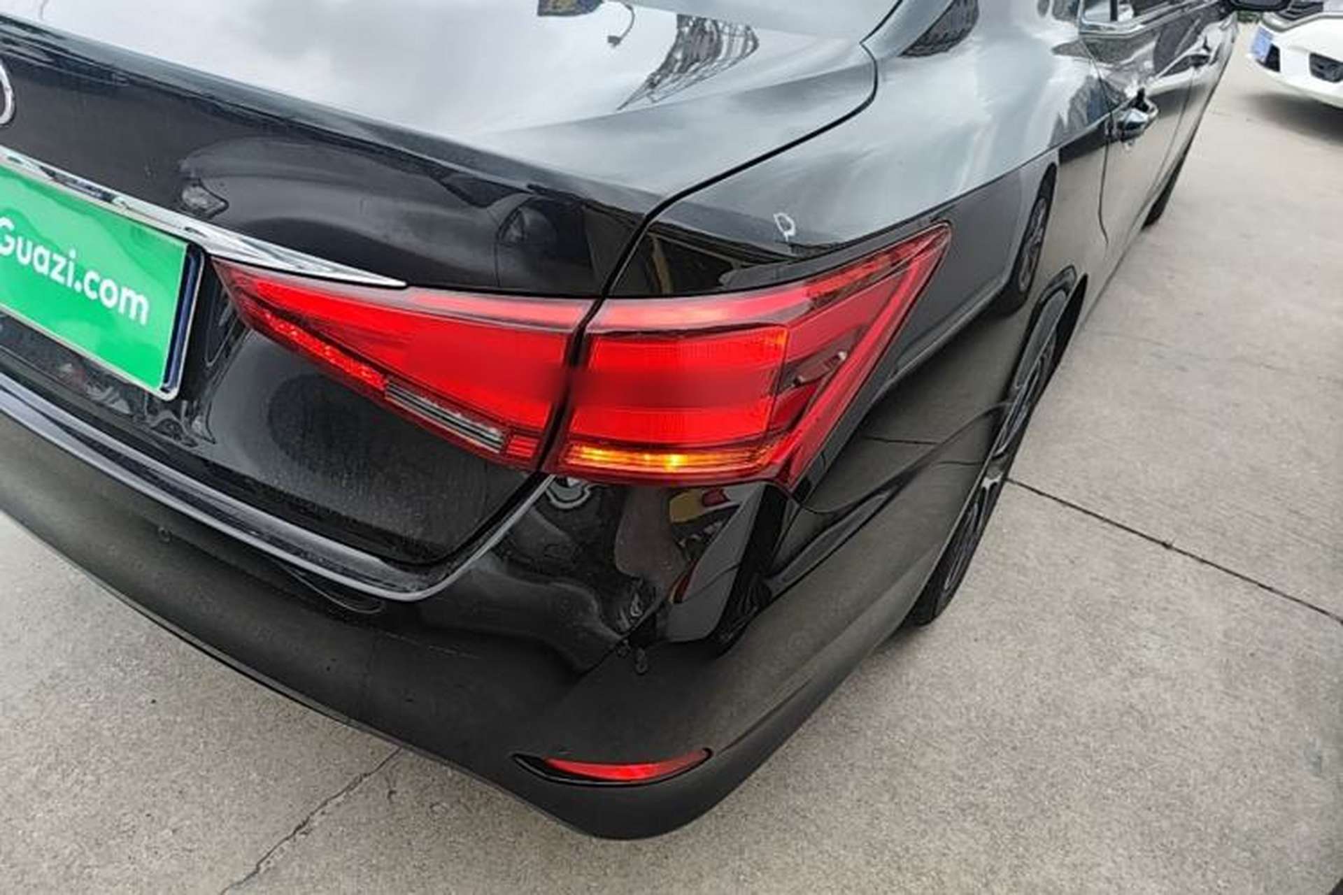 Used Toyota Crown 2018 2.0T Fashion Edition Exterior 3