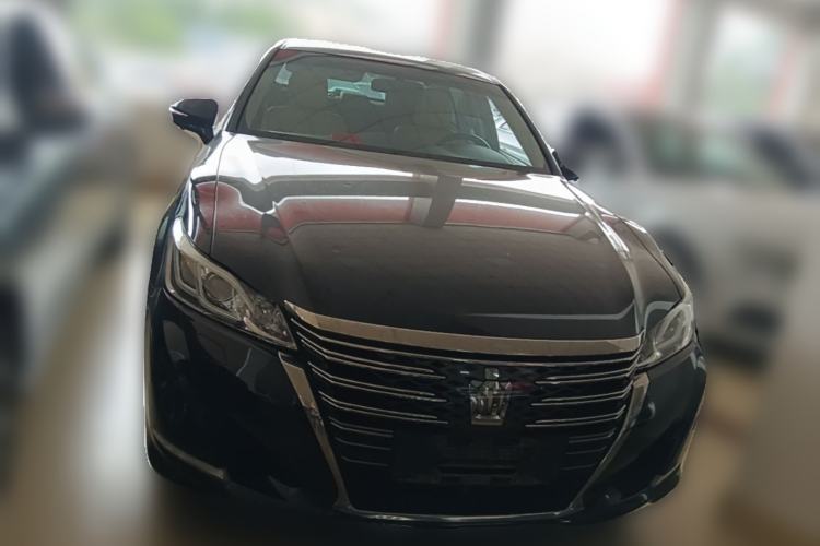 Used Toyota Crown 2018 2.0T Fashion Edition Front