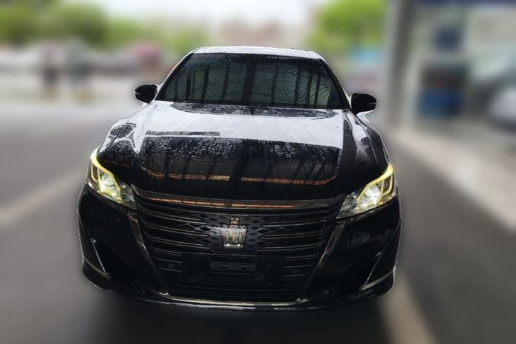 Used Toyota Crown 2018 2.0T Fashion Edition Front
