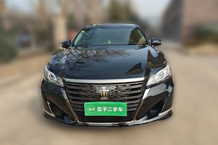 Used Toyota Crown 2018 2.0T Fashion Edition Front