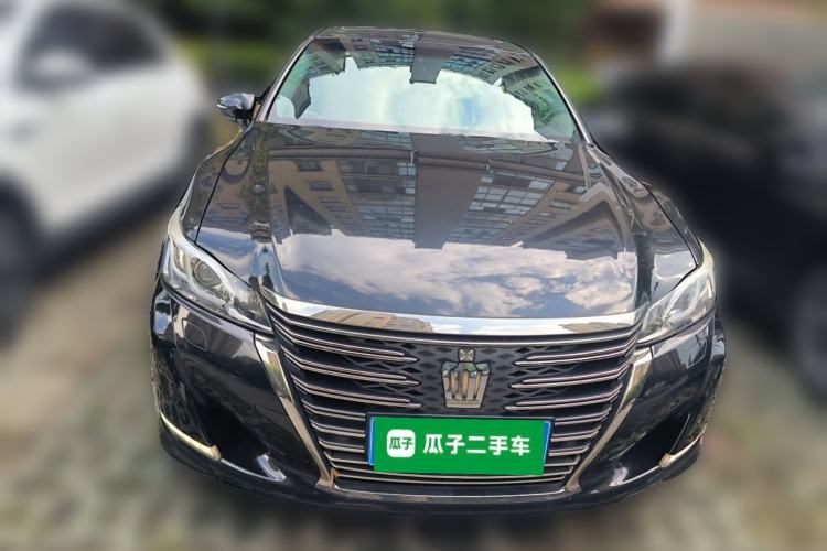 Used Toyota Crown 2018 2.0T Fashion Edition Front