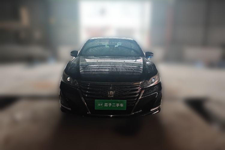 Used Toyota Crown 2018 2.0T Fashion Edition Front