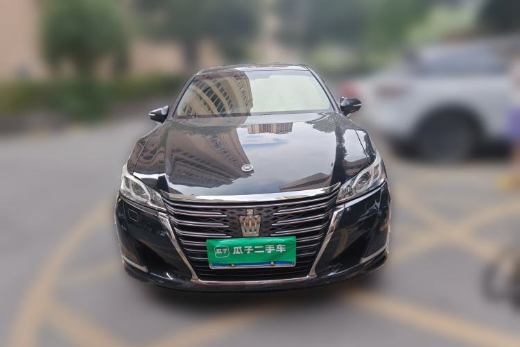 Used Toyota Crown 2018 2.0T Fashion Edition Front