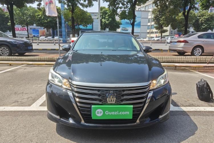 Used Toyota Crown 2018 2.0T Fashion Edition Front