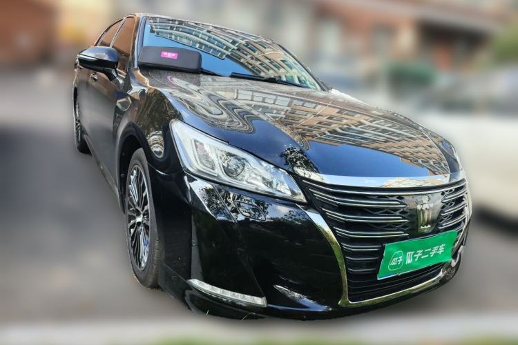 Used Toyota Crown 2018 2.0T Fashion Edition Front Right 45 Deg