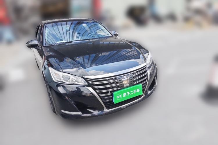 Used Toyota Crown 2018 2.0T Fashion Edition Front Right 45 Deg