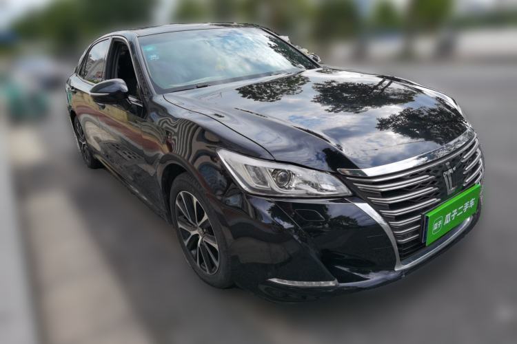 Used Toyota Crown 2018 2.0T Fashion Edition Front Right 45 Deg