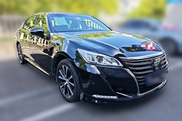Used Toyota Crown 2018 2.0T Fashion Edition Front Right 45 Deg