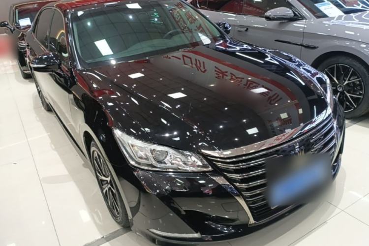 Used Toyota Crown 2018 2.0T Fashion Edition Front Right 45 Deg