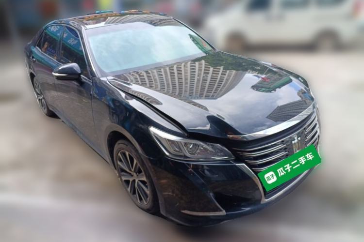 Used Toyota Crown 2018 2.0T Fashion Edition Front Right 45 Deg