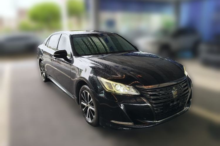 Used Toyota Crown 2018 2.0T Fashion Edition Front Right 45 Deg