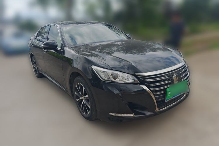 Used Toyota Crown 2018 2.0T Fashion Edition Front Right 45 Deg