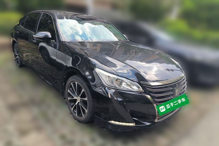 Used Toyota Crown 2018 2.0T Fashion Edition Front Right 45 Deg