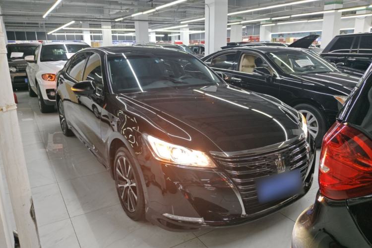 Used Toyota Crown 2018 2.0T Fashion Edition Front Right 45 Deg
