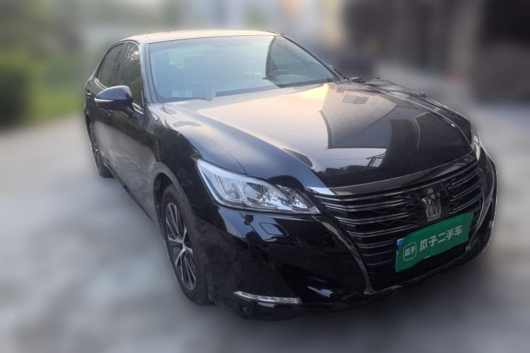 Used Toyota Crown 2018 2.0T Fashion Edition Front Right 45 Deg