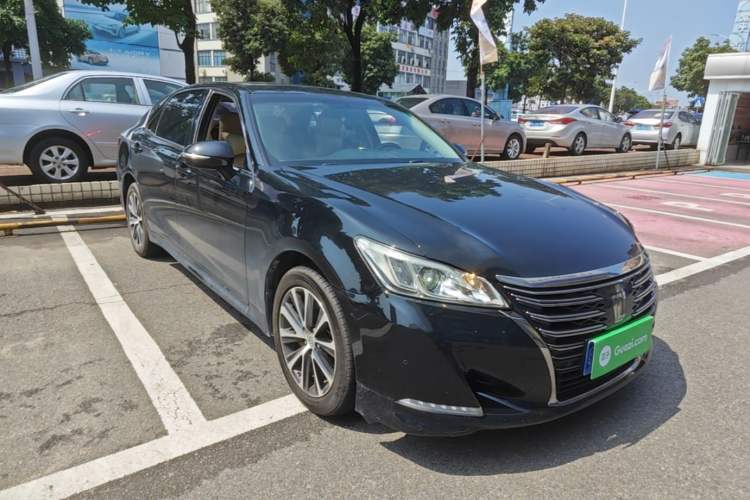 Used Toyota Crown 2018 2.0T Fashion Edition Front Right 45 Deg