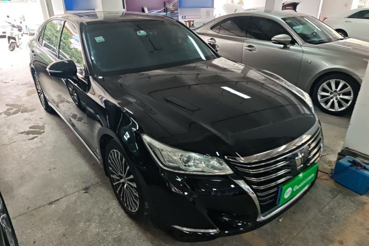 Used Toyota Crown 2018 2.0T Sport Edition Front Right 45 Deg