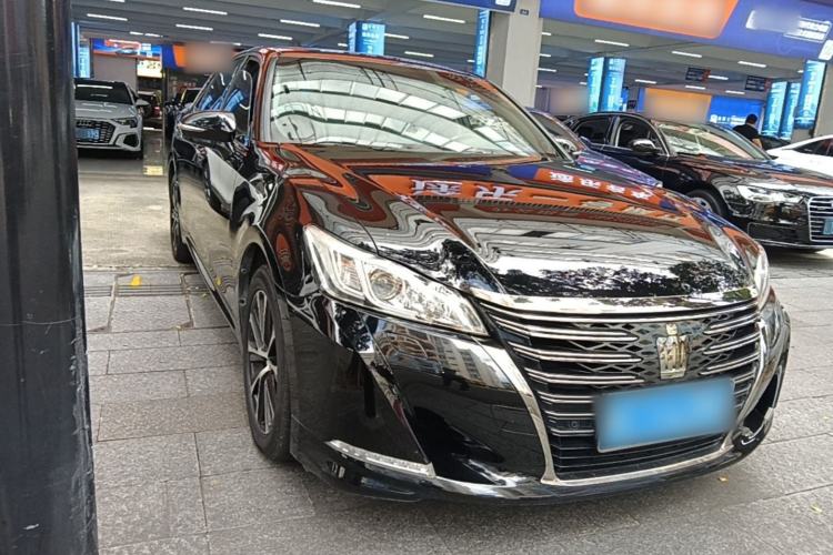 Used Toyota Crown 2018 2.0T Fashion Edition Front Right 45 Deg