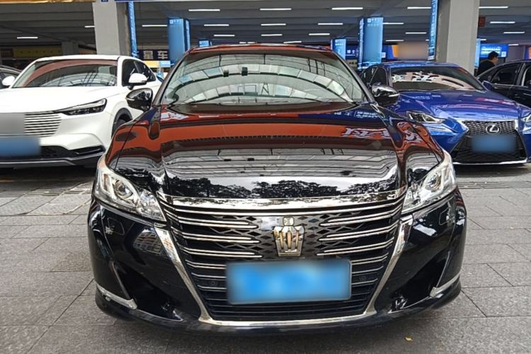 Used Toyota Crown 2018 2.0T Fashion Edition Front