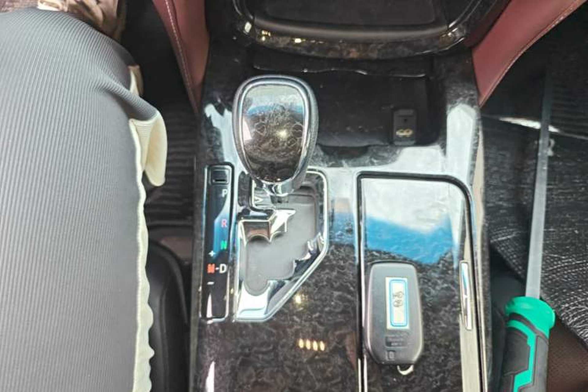 Used Toyota Crown 2018 2.0T Sport Edition Gear Lever