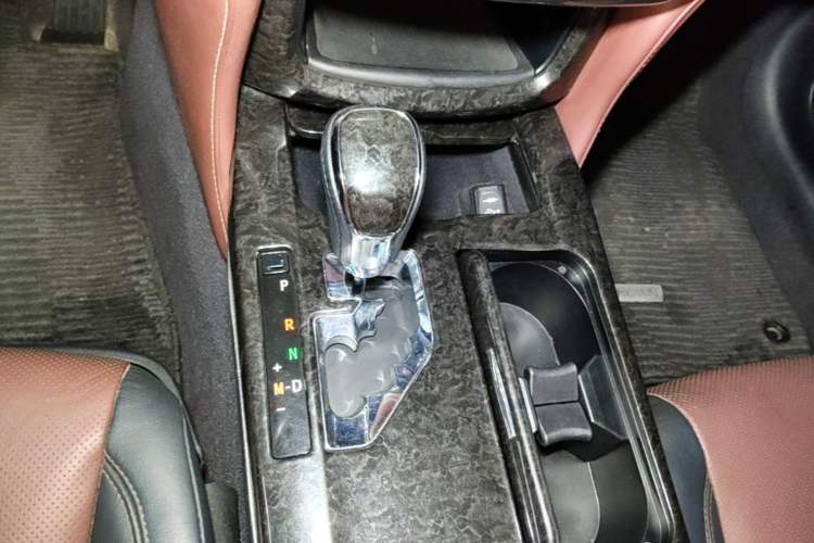 Used Toyota Crown 2018 2.0T Sport Edition Gear Lever