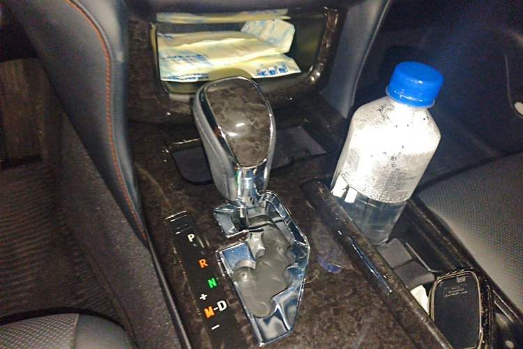 Used Toyota Crown 2018 2.0T Fashion Edition Gear Lever
