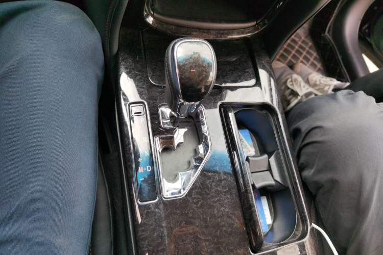Used Toyota Crown 2018 2.0T Fashion Edition Gear Lever
