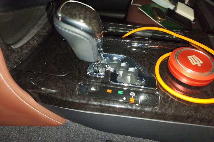 Used Toyota Crown 2018 2.0T Sport Edition Gear Lever