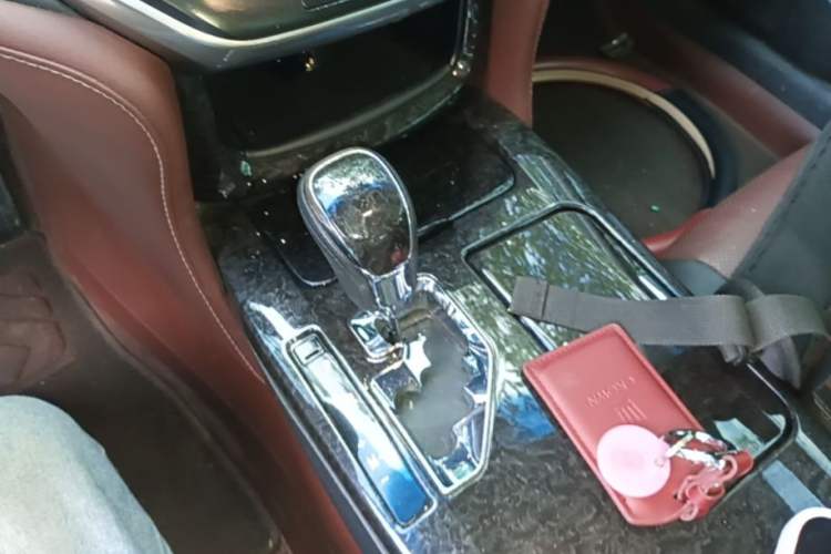 Used Toyota Crown 2018 2.0T Sport Edition Gear Lever