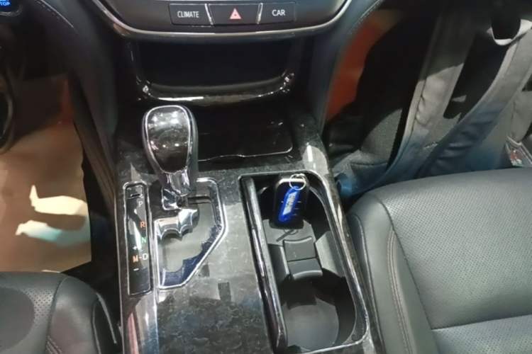 Used Toyota Crown 2018 2.0T Fashion Edition Gear Lever
