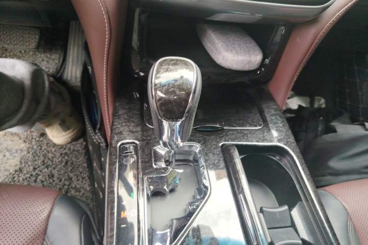 Used Toyota Crown 2018 2.0T Sport Edition Gear Lever