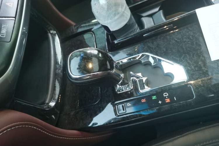 Used Toyota Crown 2018 2.0T Sport Edition Gear Lever