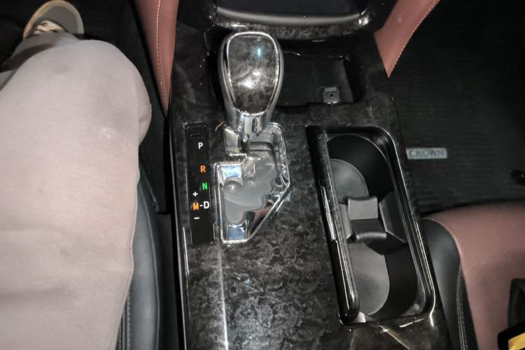 Used Toyota Crown 2018 2.0T Sport Edition Gear Lever