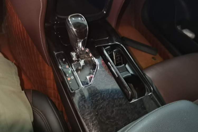 Used Toyota Crown 2018 2.0T Sport Edition Gear Lever